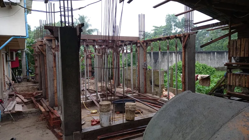 Concrete columns with wooden supports